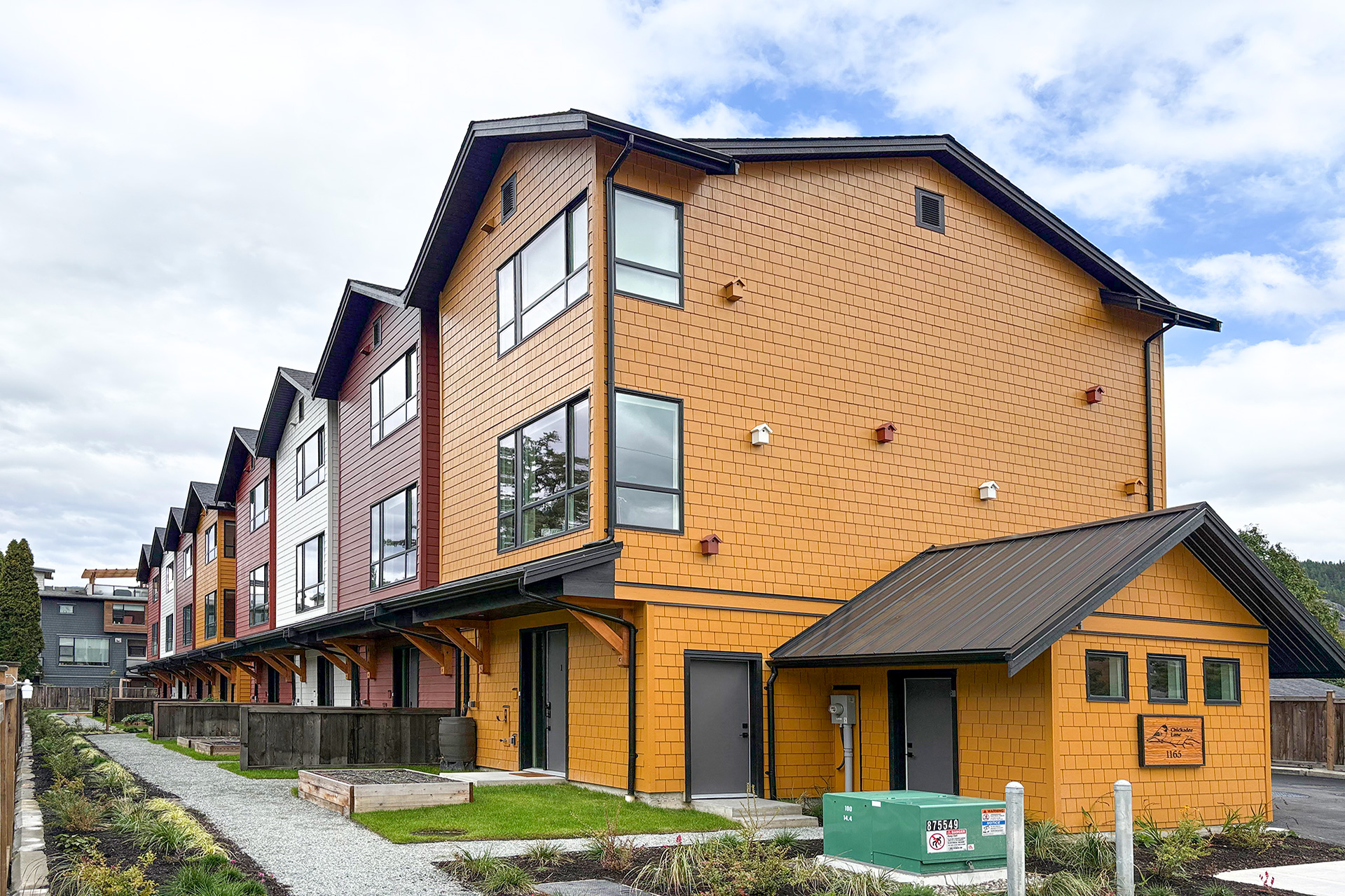 regen homes squamish chickadee lane exteriors 1