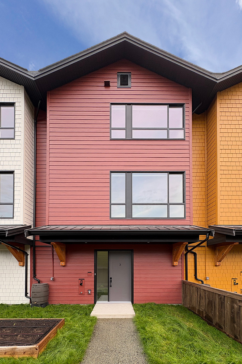 regen homes squamish chickadee lane exteriors 2