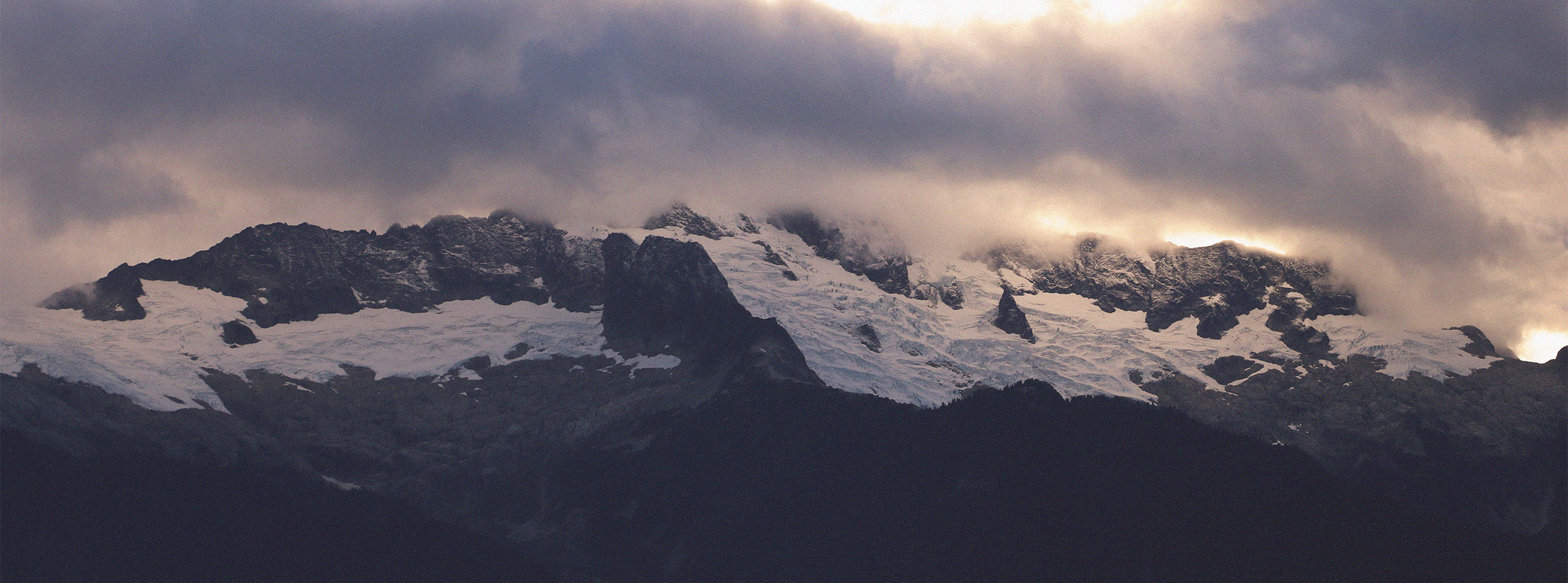 regen homes squamish glacier 2400x892